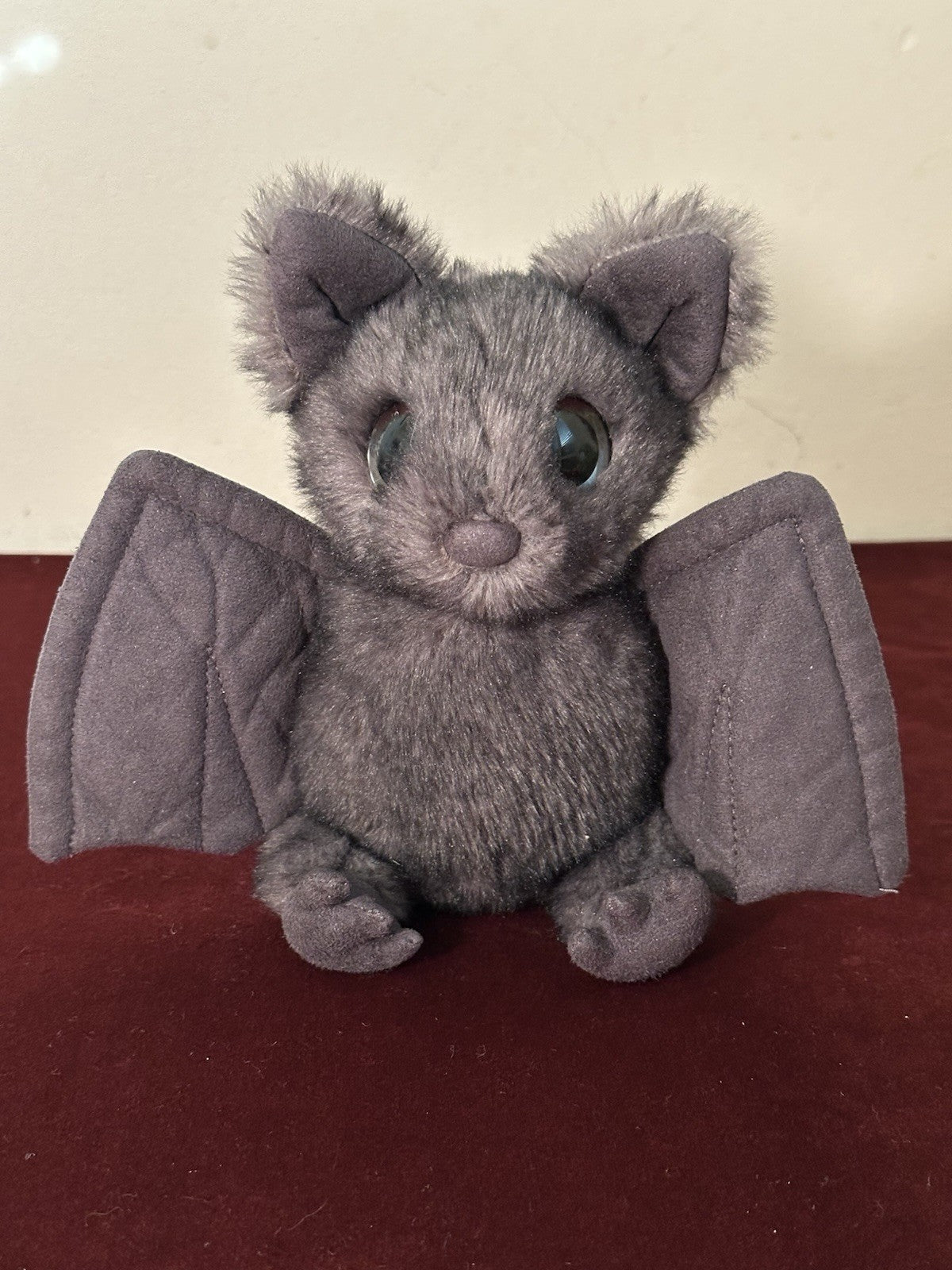 Pipistrello notturno Jellycat grigio antracite pipistrello notturno 19 cm altezza 22 cm larghezza occhi grandi-