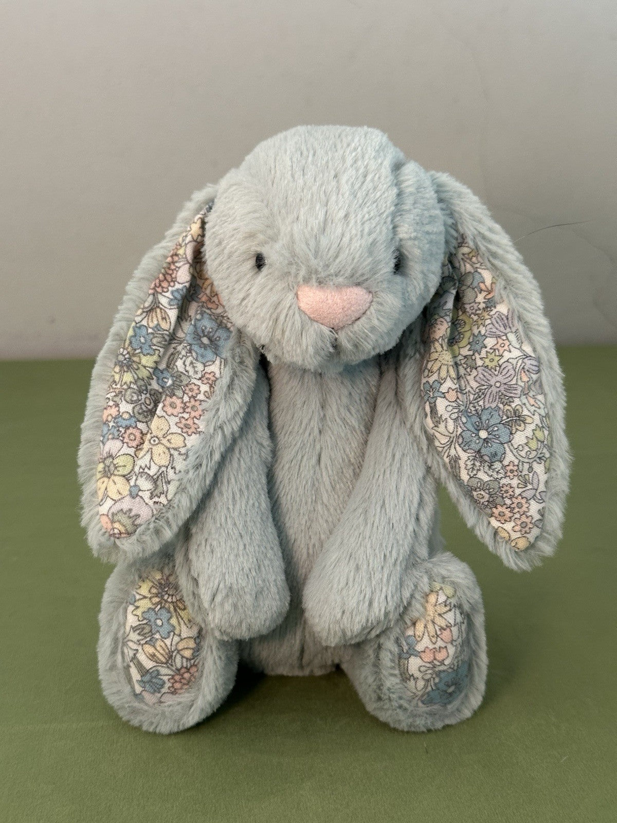 Jellycat piccolo coniglietto con fiori di salvia timido nuovo senza etichette verde con fiore coniglio in pensione-
