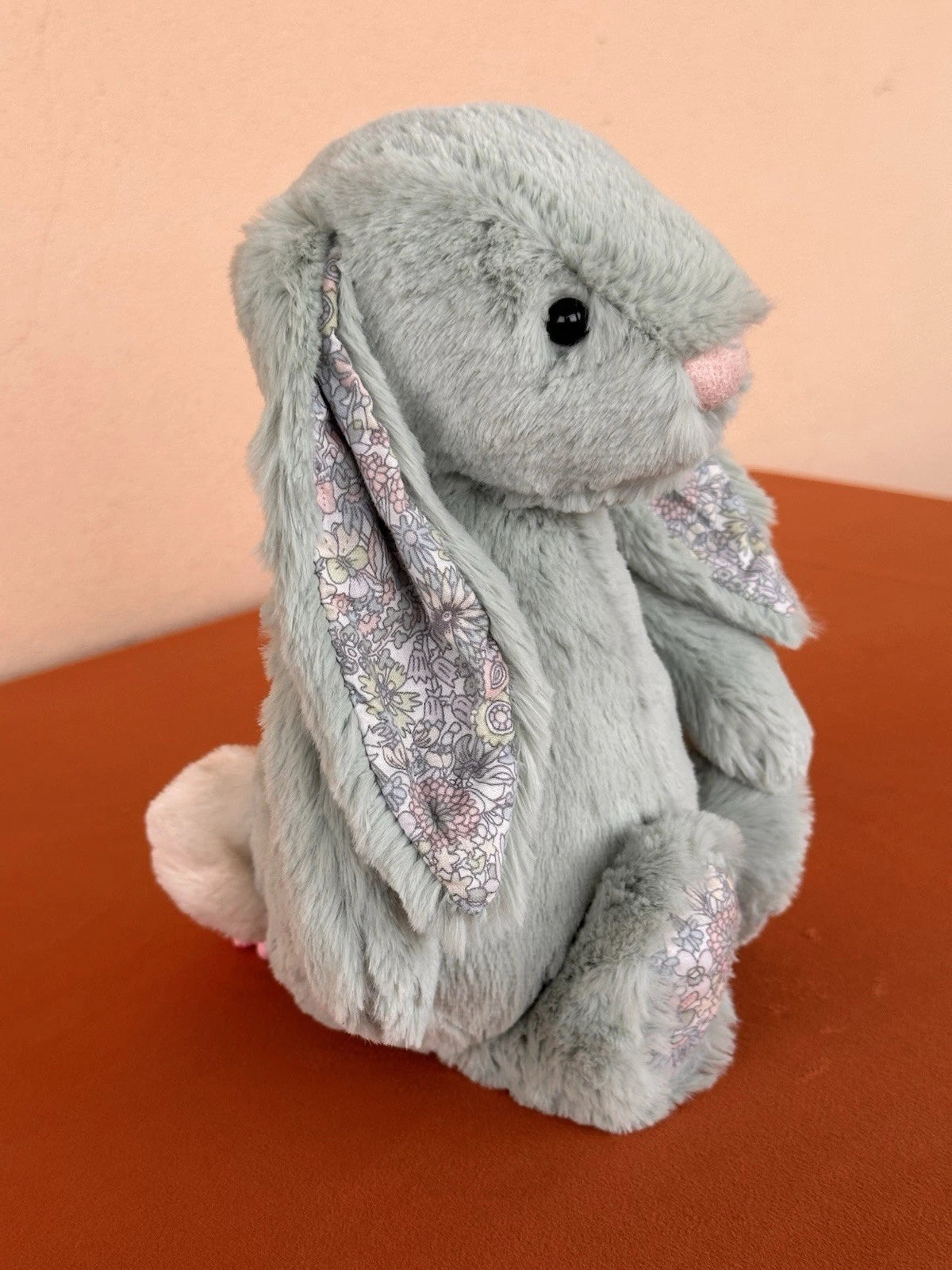 Coniglietto Jellycat Medium Bashful con fiori di salvia nuovo senza etichette verde con fiore coniglio in pensione