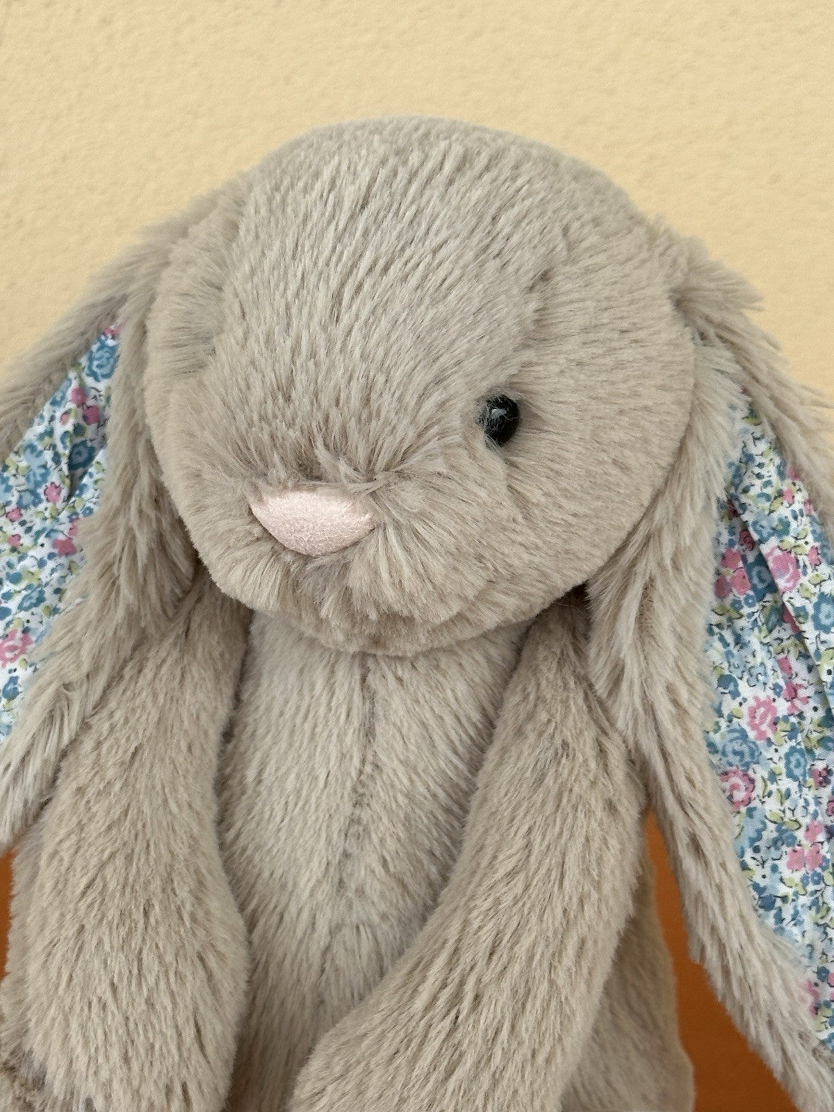 Jellycat Medium Bashful Beige Blue Blossom Bunny BNWOT Rare Retired Rabbit Plush