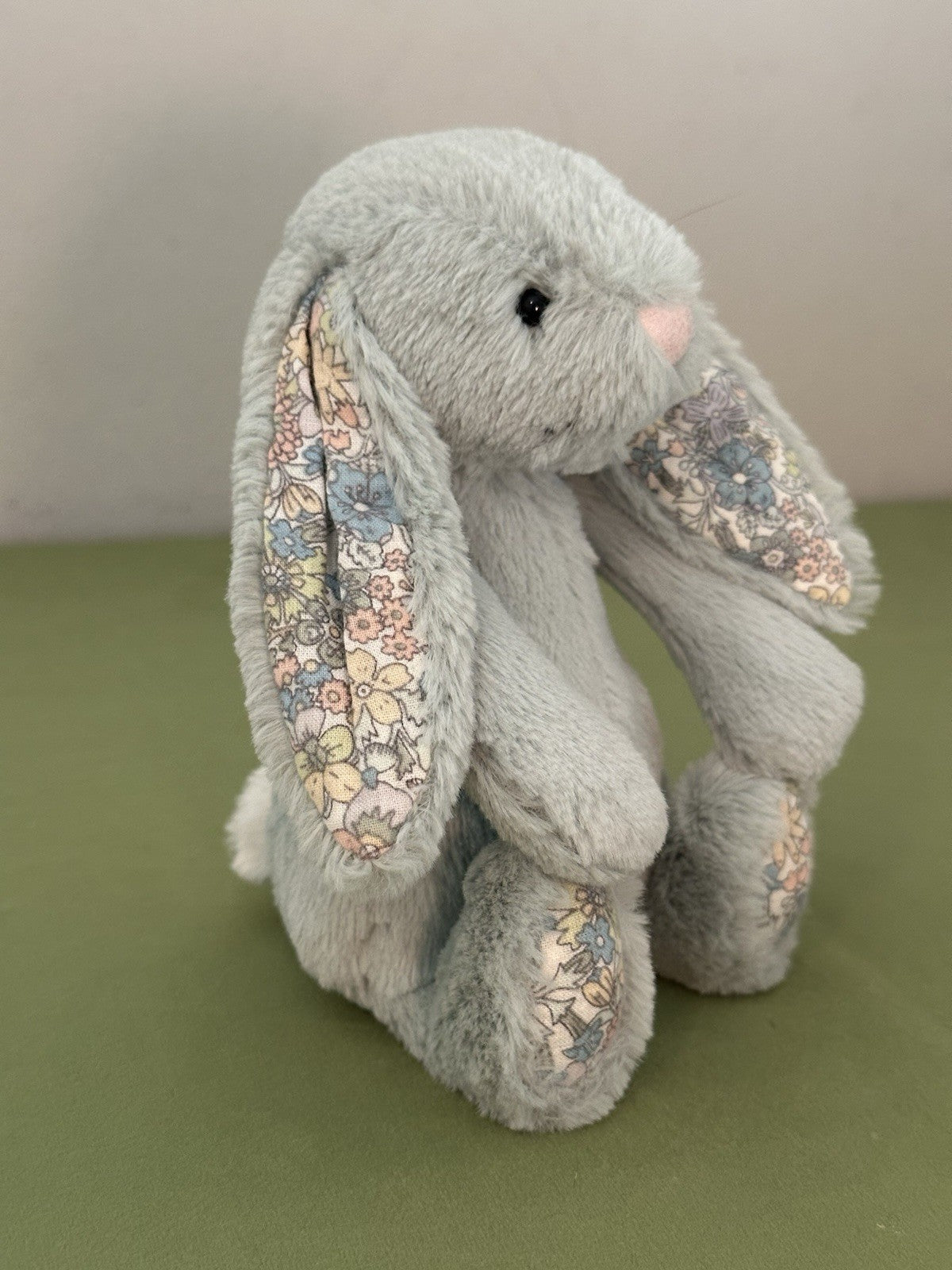 Jellycat piccolo coniglietto con fiori di salvia timido nuovo senza etichette verde con fiore coniglio in pensione-