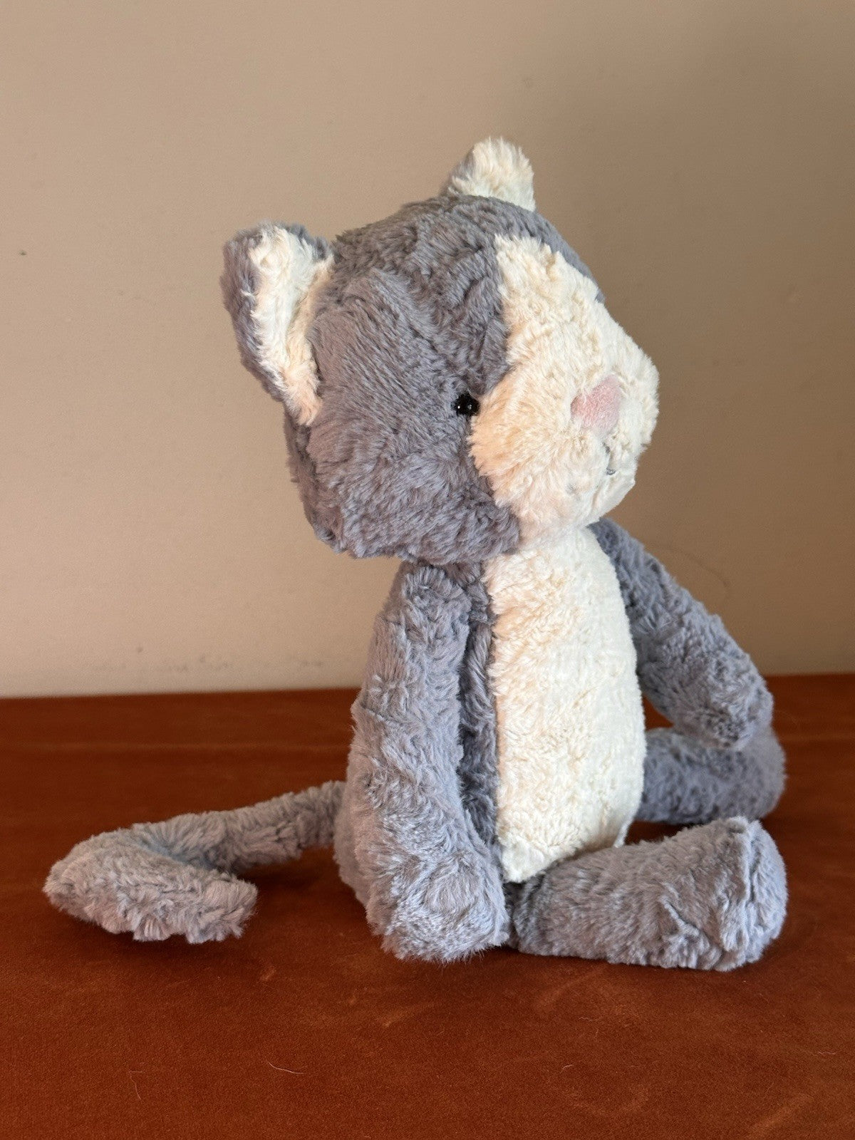 Jellycat Tuffet Cat nuovo senza etichette raro gattino grigio e panna in pensione peluche gattino giocattolo morbido-