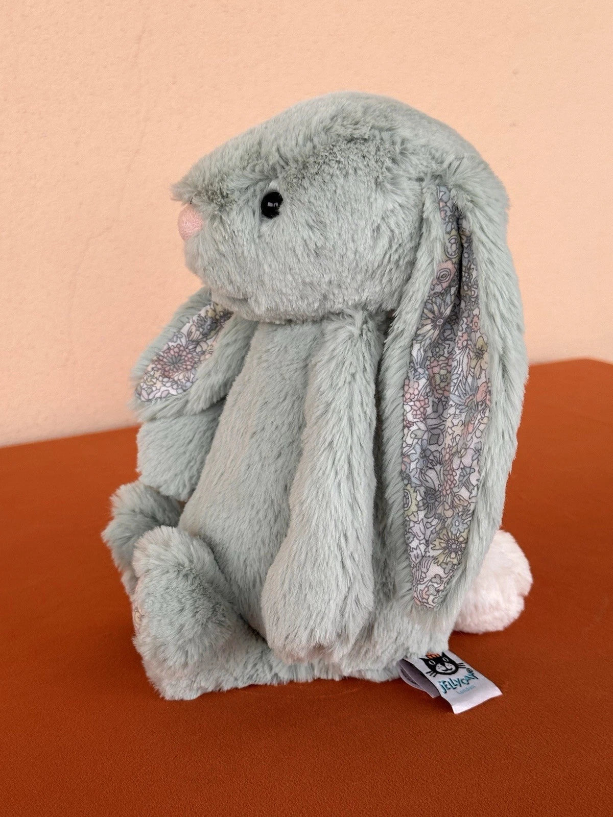 Coniglietto Jellycat Medium Bashful con fiori di salvia nuovo senza etichette verde con fiore coniglio in pensione