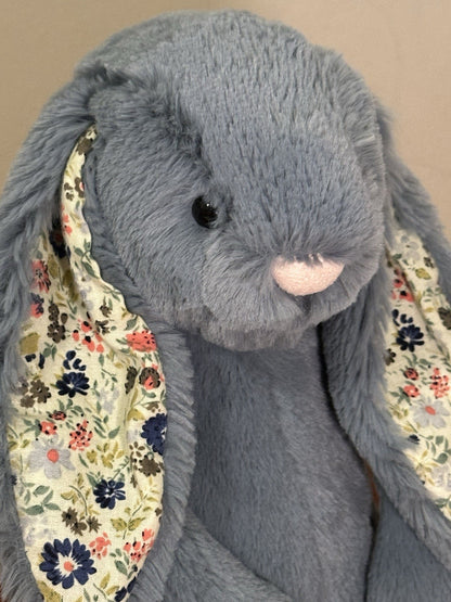 Peluche coniglietto Jellycat Medium Bashful blu scuro fiori nuovo senza etichette coniglio in pensione-