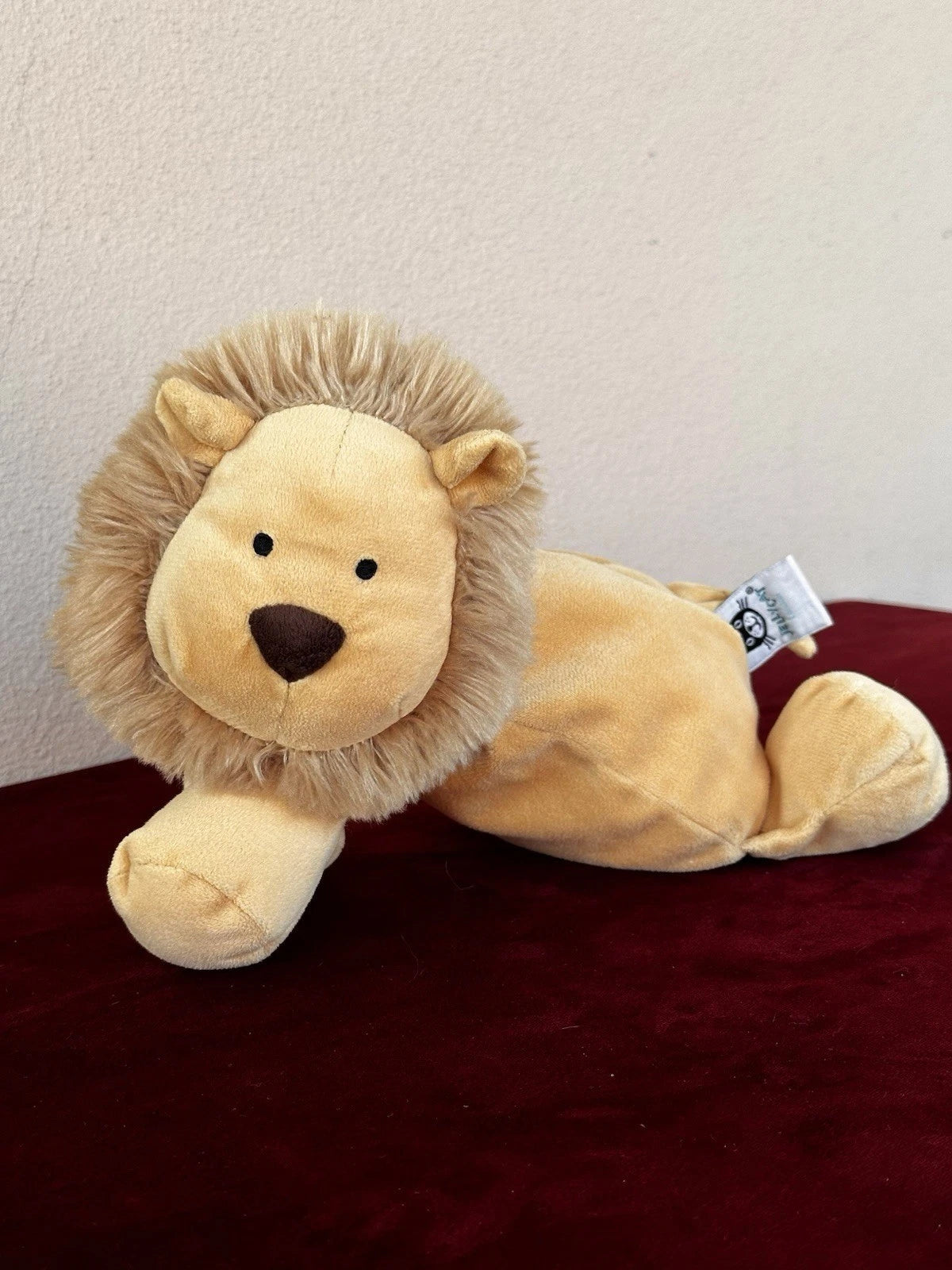 Jellycat Dozydou Lion BNWOT Rare Retired Yellow Velvety Big Wild Cat Soft Toy