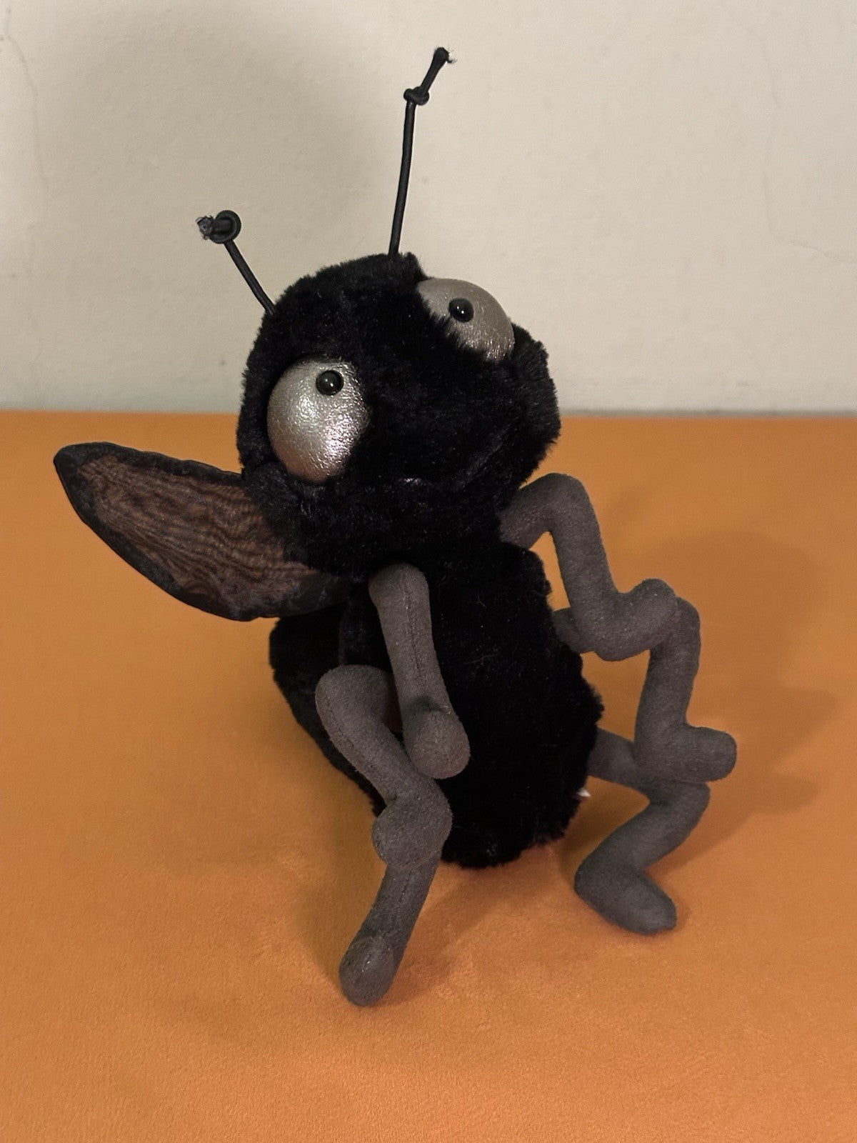 Peluche insetto Jellycat Farrell Fly nuovo senza etichette nero seta lucido raro giocattolo morbido ritirato-
