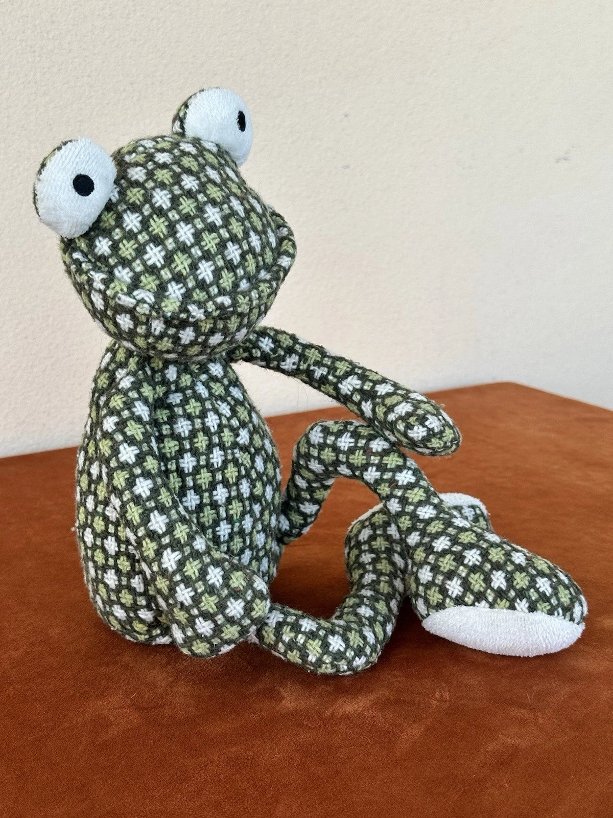 Jellycat Kooky Frog Vintage Green White Crosshatch Pattern Long Legs White Feet