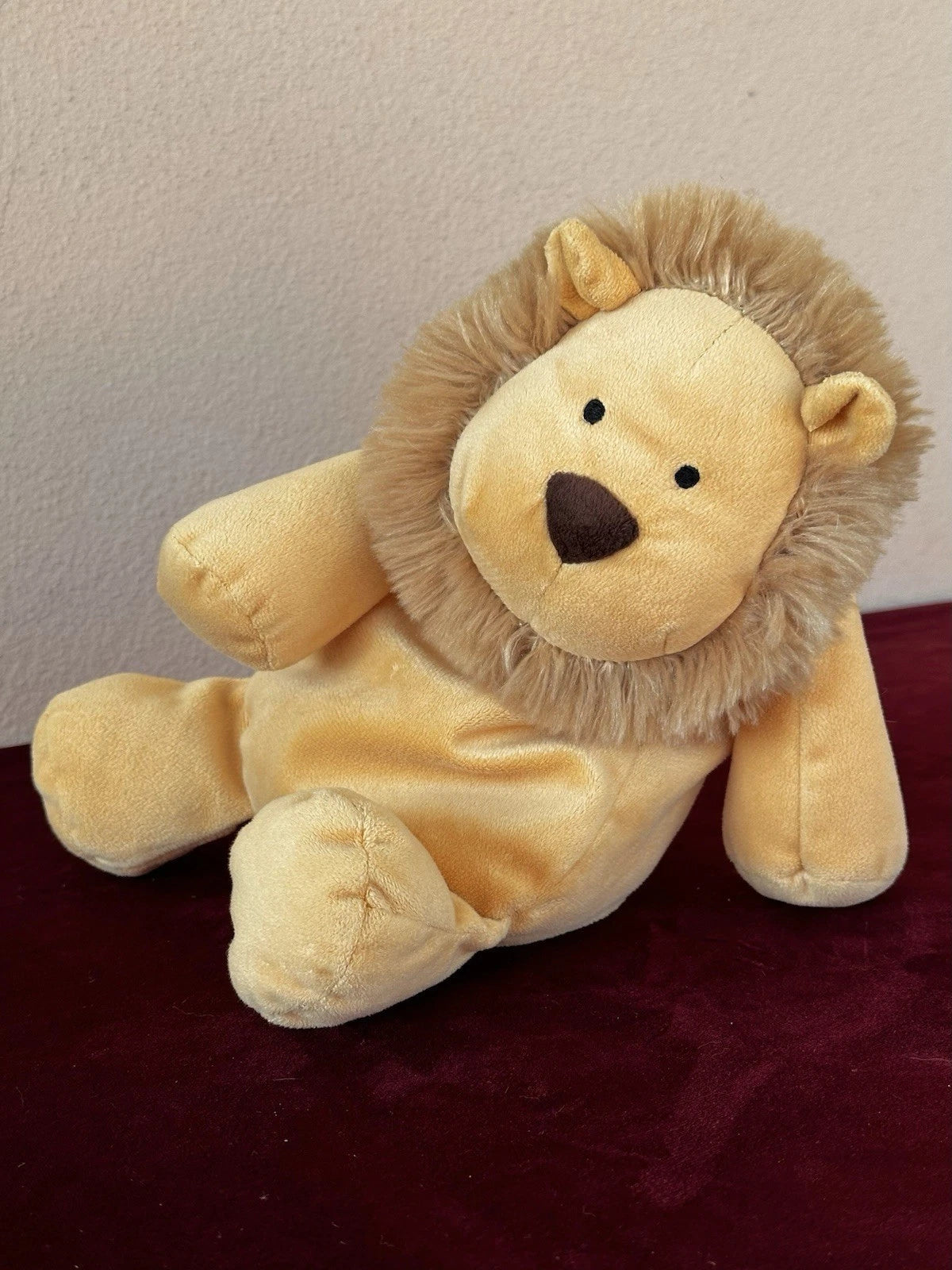 Jellycat Dozydou Lion BNWOT Rare Retired Yellow Velvety Big Wild Cat Soft Toy