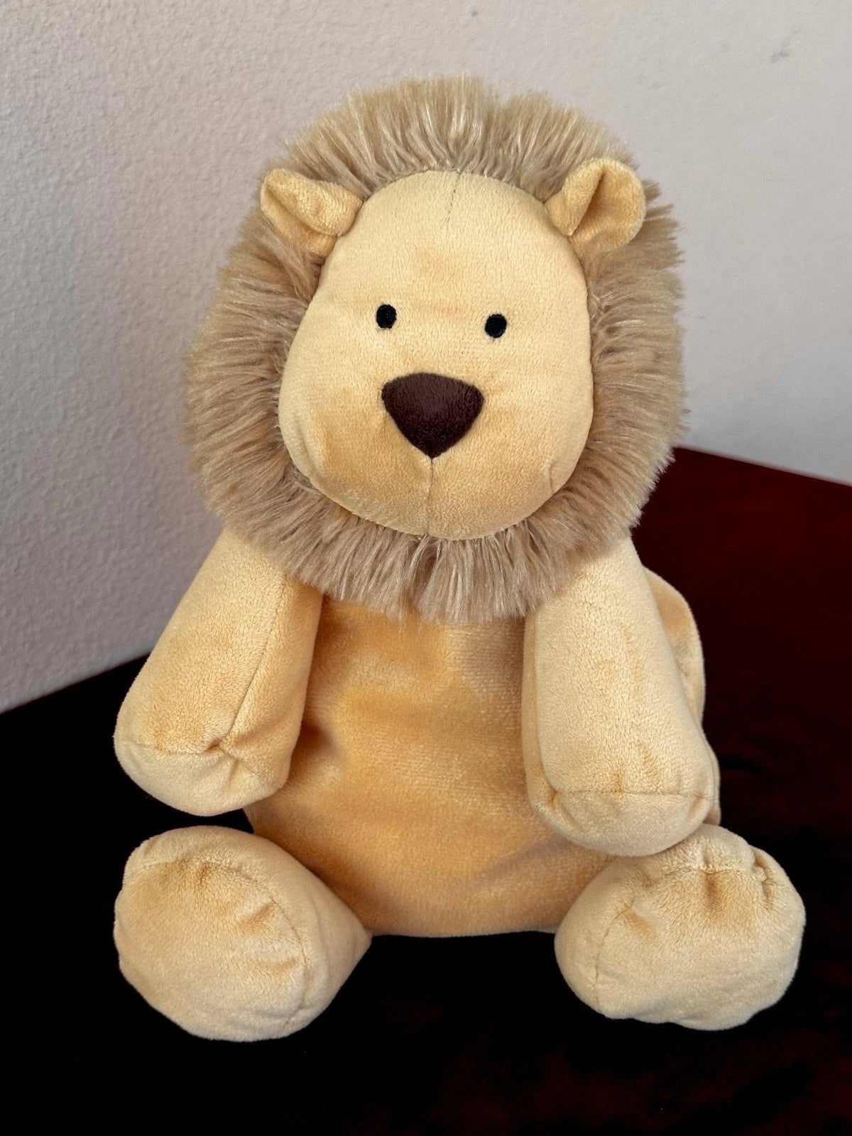 Jellycat Dozydou Lion BNWOT Rare Retired Yellow Velvety Big Wild Cat Soft Toy