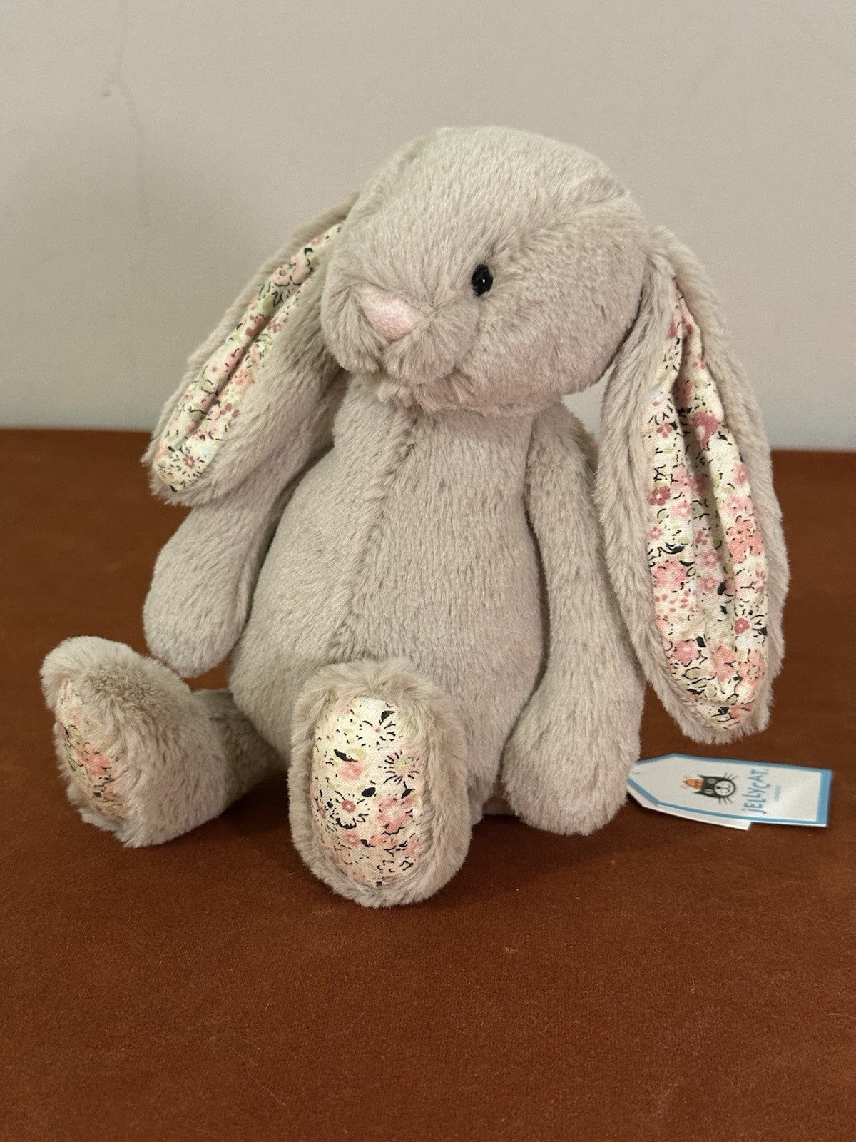 NUOVO coniglietto Jellycat Little Blossom Bea beige nuovo con etichette piccolo fiore di bea timido 8"-