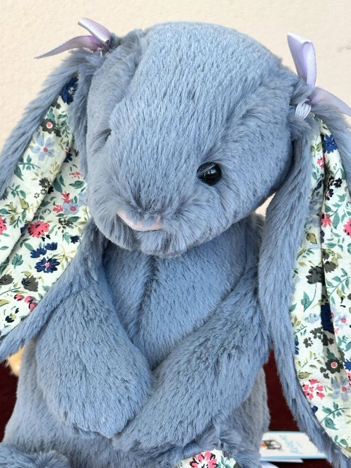 NUOVO coniglietto Jellycat Medium Bashful blu scuro fiori nuovo con etichette coniglio in pensione peluche