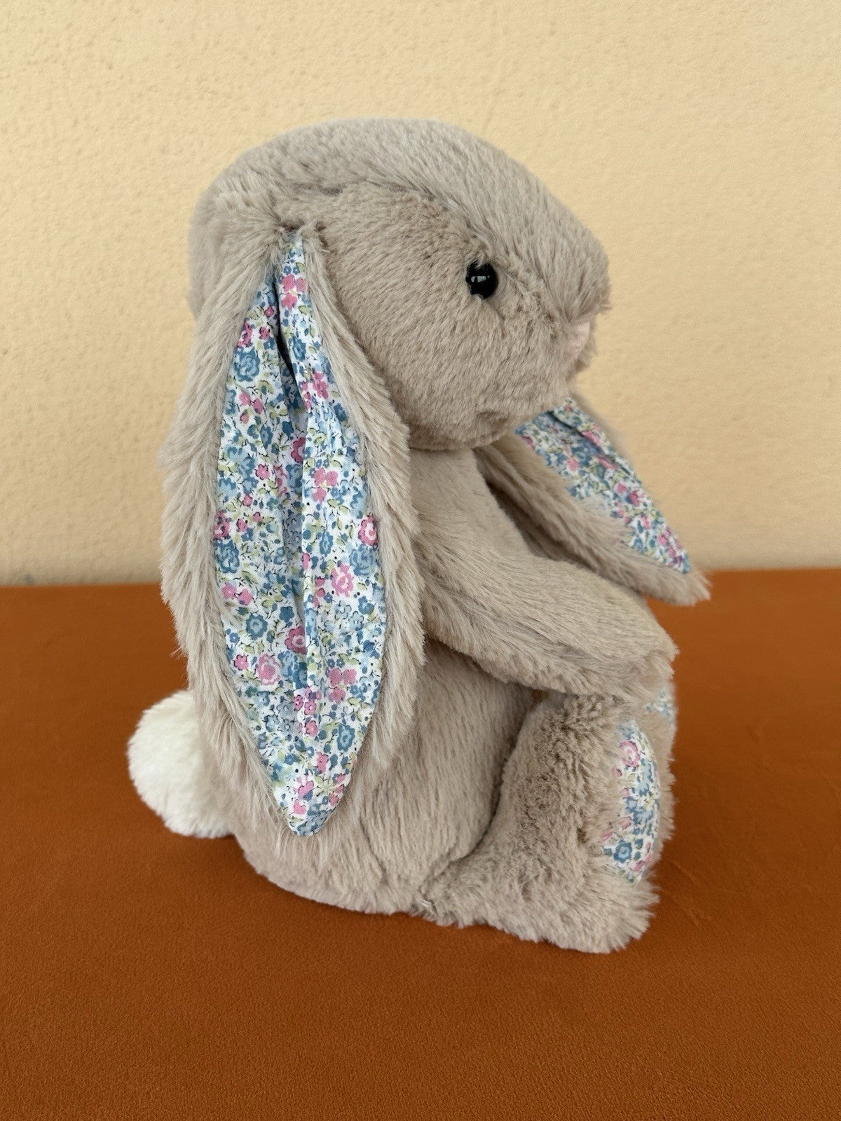 Jellycat Medium Bashful Beige Blue Blossom Bunny BNWOT Rare Retired Rabbit Plush