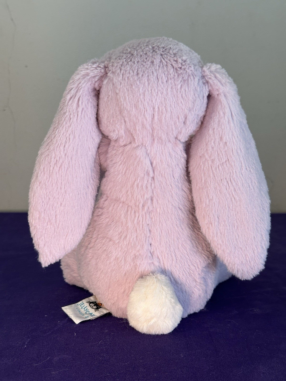 Coniglietto Jellycat Medium Bashful con fiori di gelsomino in pensione raro lilla con fiore coniglio-