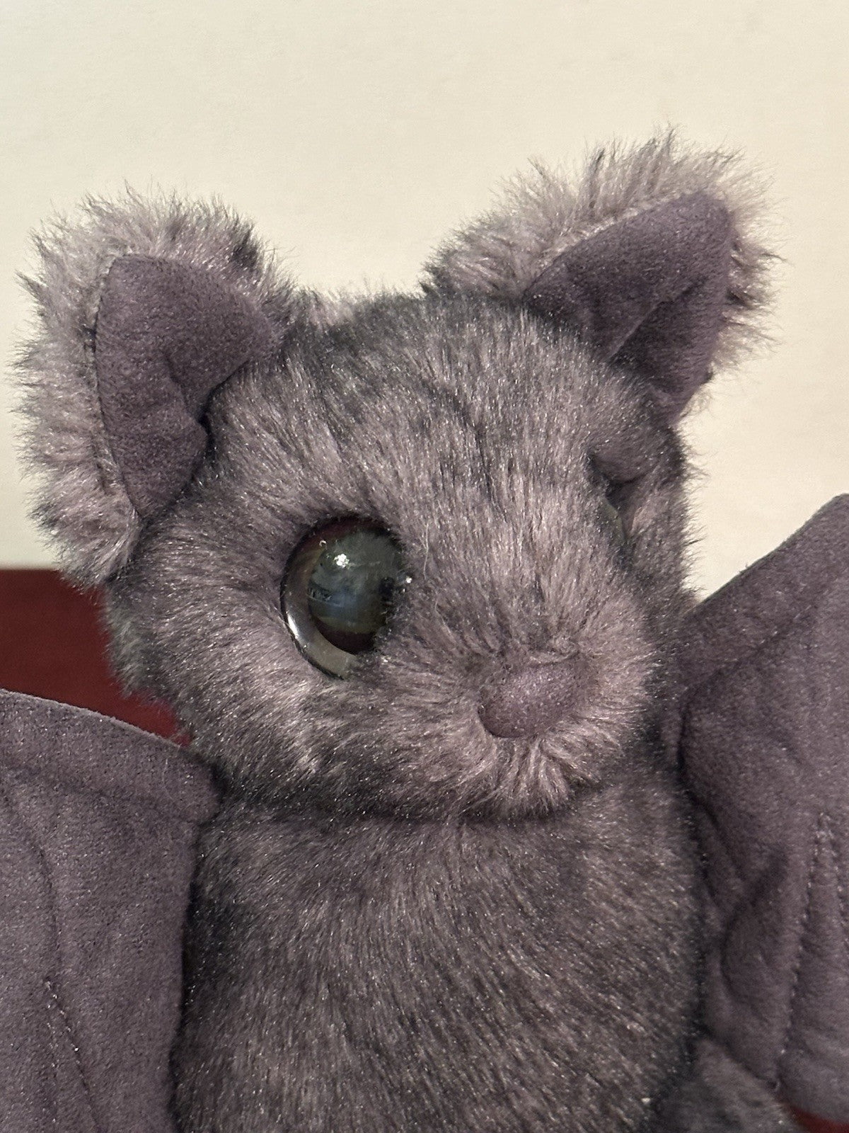 Pipistrello notturno Jellycat grigio antracite pipistrello notturno 19 cm altezza 22 cm larghezza occhi grandi-