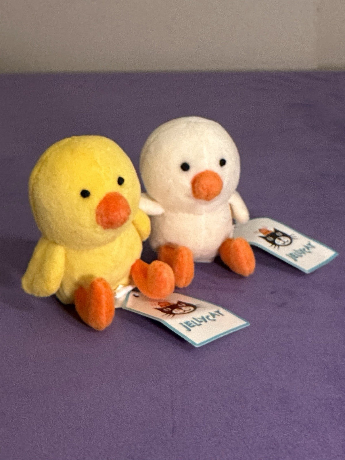 NUOVO Jellycat Cheeky Chicks nuovo con etichette coppia di pulcini gialli e panna Pasqua rari uccellini-
