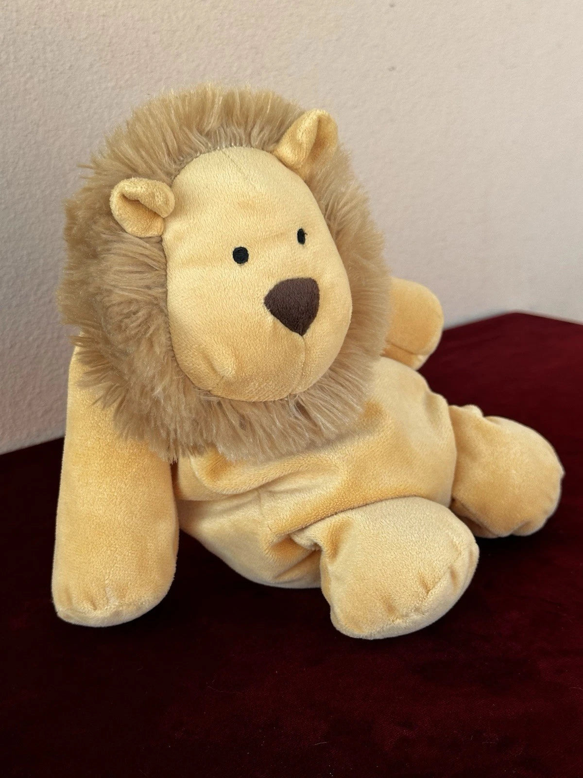 Jellycat Dozydou Lion BNWOT Rare Retired Yellow Velvety Big Wild Cat Soft Toy