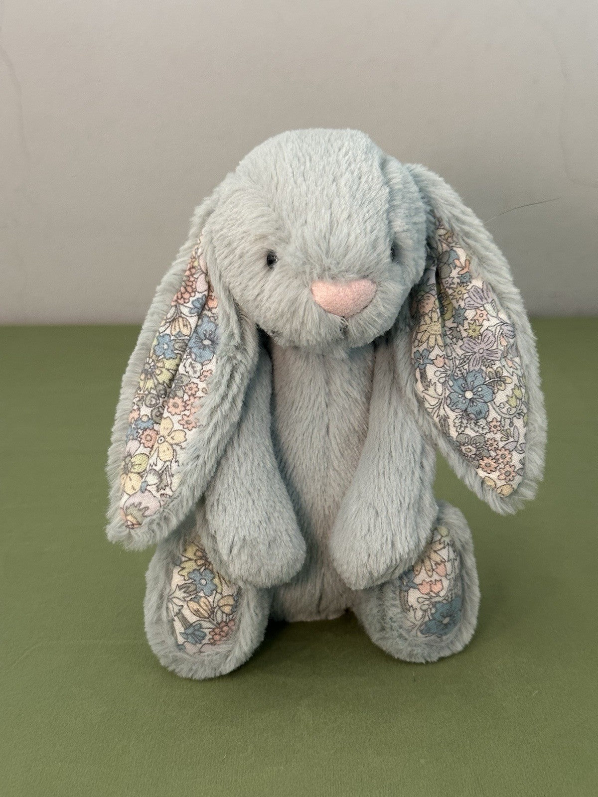 Jellycat piccolo coniglietto con fiori di salvia timido nuovo senza etichette verde con fiore coniglio in pensione-