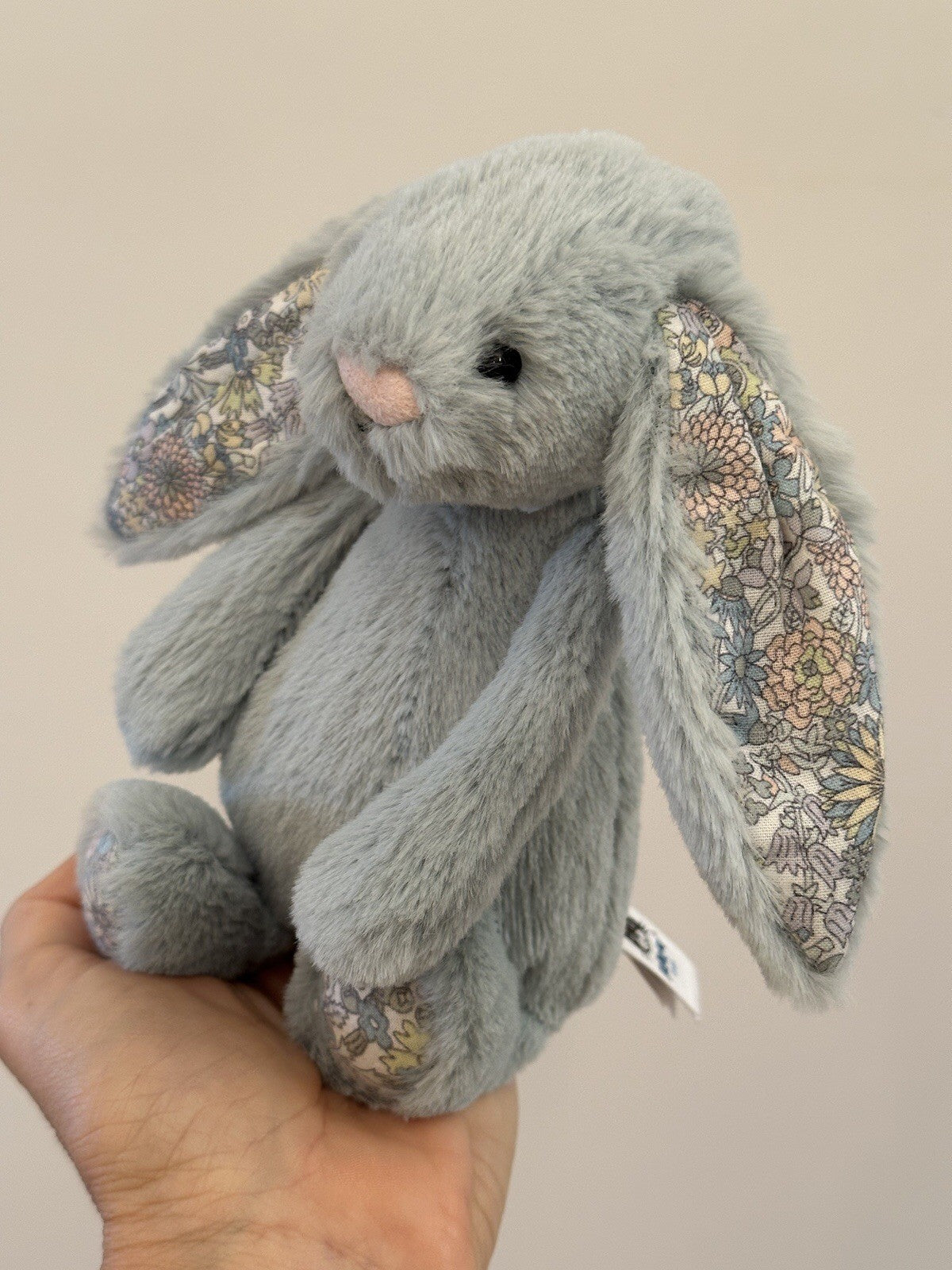 Jellycat piccolo coniglietto con fiori di salvia timido verde chiaro con fiore 8" coniglio in pensione-
