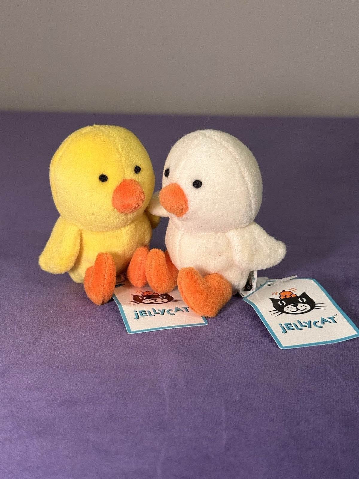 NUOVO Jellycat Cheeky Chicks nuovo con etichette coppia di pulcini gialli e panna Pasqua rari uccellini-