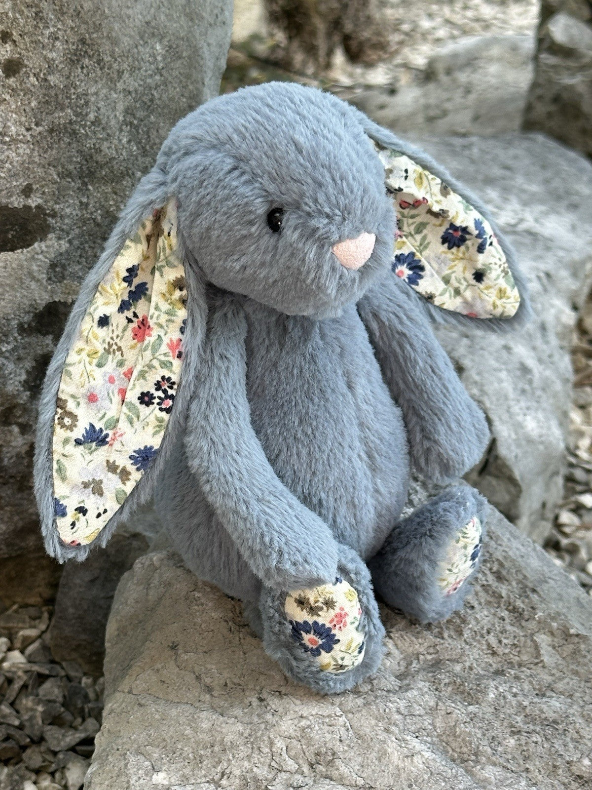 Peluche coniglietto Jellycat piccolo timido blu scuro fiori nuovo senza etichette coniglio in pensione-