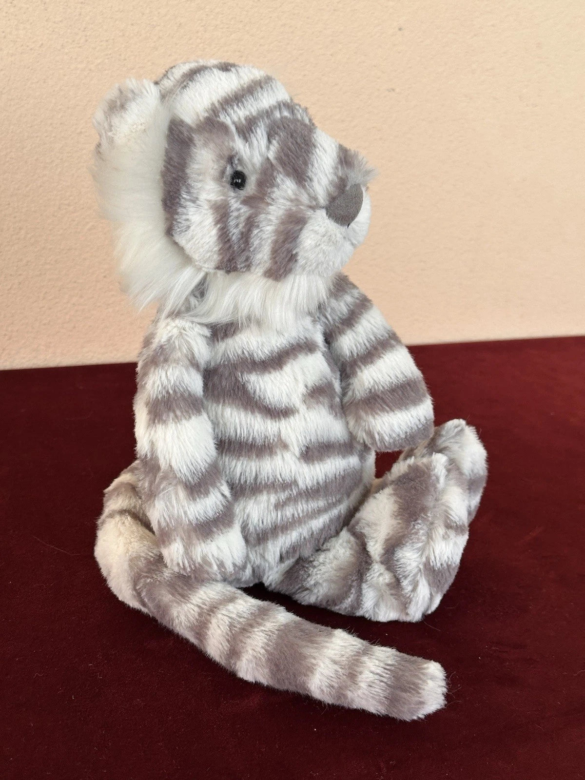 Jellycat Medium Bashful Sacha Snow Tiger BNWOT Rare Retired Big Cat Plush Toy