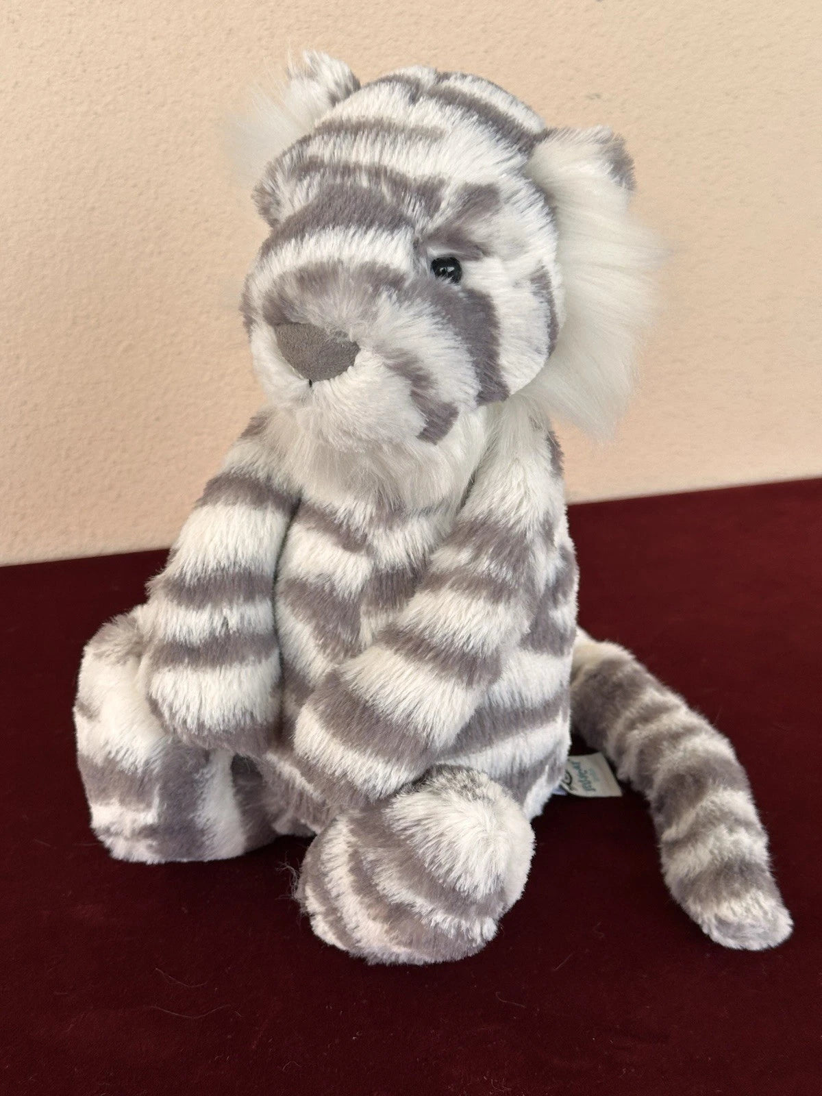 Jellycat Medium Bashful Sacha Snow Tiger BNWOT Rare Retired Big Cat Plush Toy