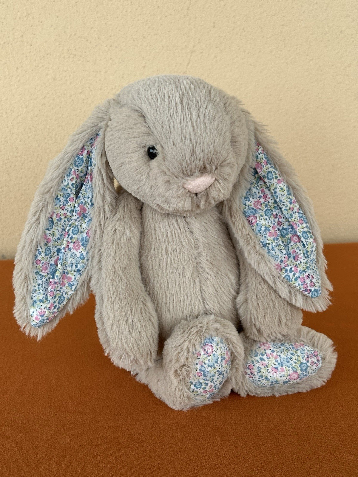 Jellycat Medium Bashful Beige Blue Blossom Bunny BNWOT Rare Retired Rabbit Plush