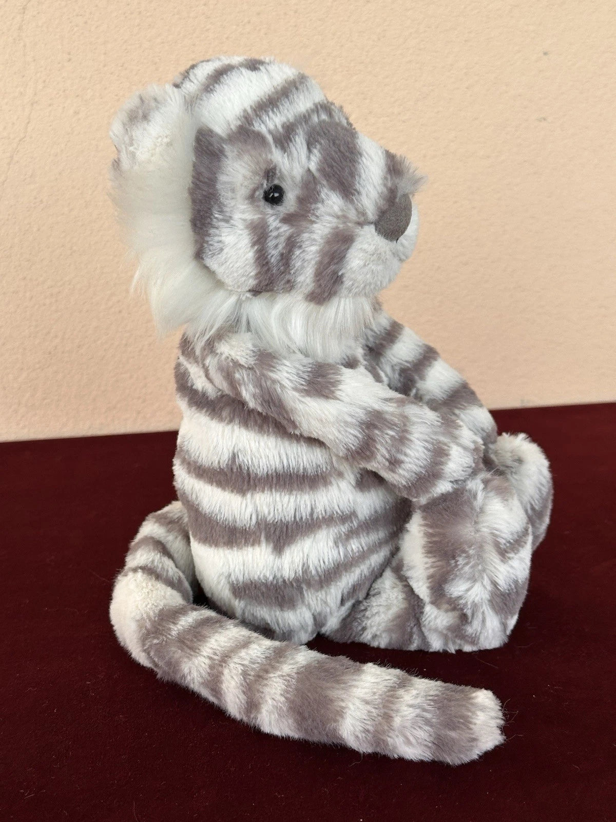 Jellycat Medium Bashful Sacha Snow Tiger BNWOT Rare Retired Big Cat Plush Toy