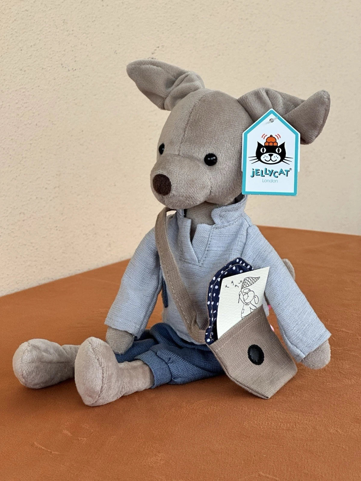 NUOVO Jellycat Pedlar Cucciolo Nuovo con etichette Raro Cane Pensionato Postino Giocattolo Morbido Mutt Peluche