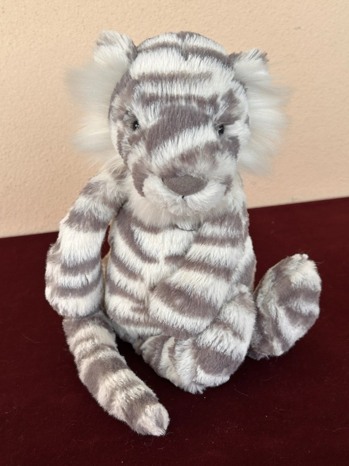 Jellycat Medium Bashful Sacha Snow Tiger BNWOT Rare Retired Big Cat Plush Toy