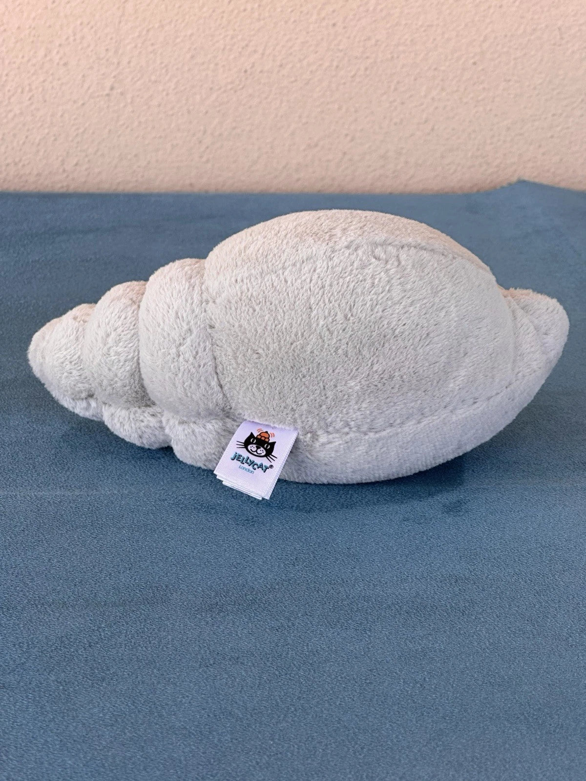 Jellycat Katie Conch Nuovo senza etichette Conchiglia Conchiglia Giocattolo Morbido Ultra Raro Peluche Ritirato cm22