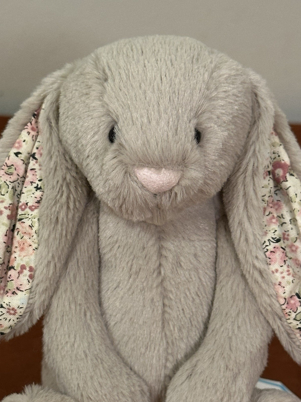 NUOVO coniglietto Jellycat Little Blossom Bea beige nuovo con etichette piccolo fiore di bea timido 8"-