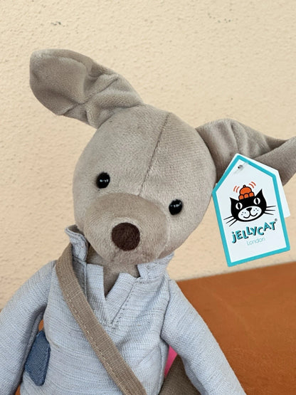 NUOVO Jellycat Pedlar Cucciolo Nuovo con etichette Raro Cane Pensionato Postino Giocattolo Morbido Mutt Peluche