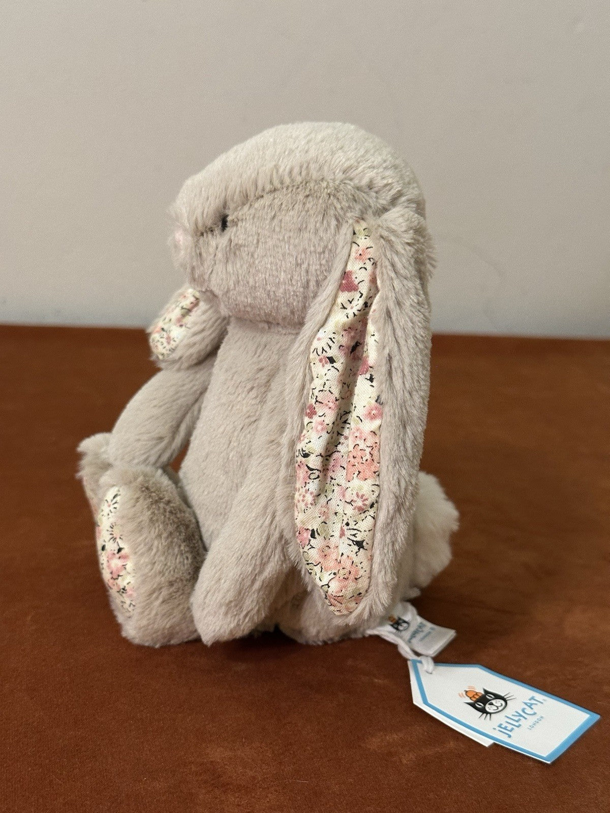 NUOVO coniglietto Jellycat Little Blossom Bea beige nuovo con etichette piccolo fiore di bea timido 8"-