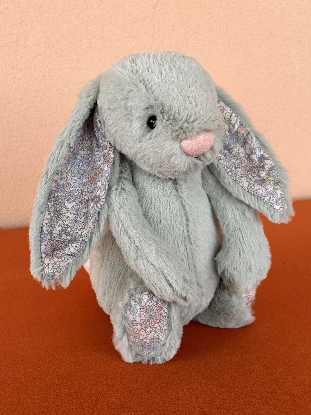 Coniglietto Jellycat Medium Bashful con fiori di salvia nuovo senza etichette verde con fiore coniglio in pensione