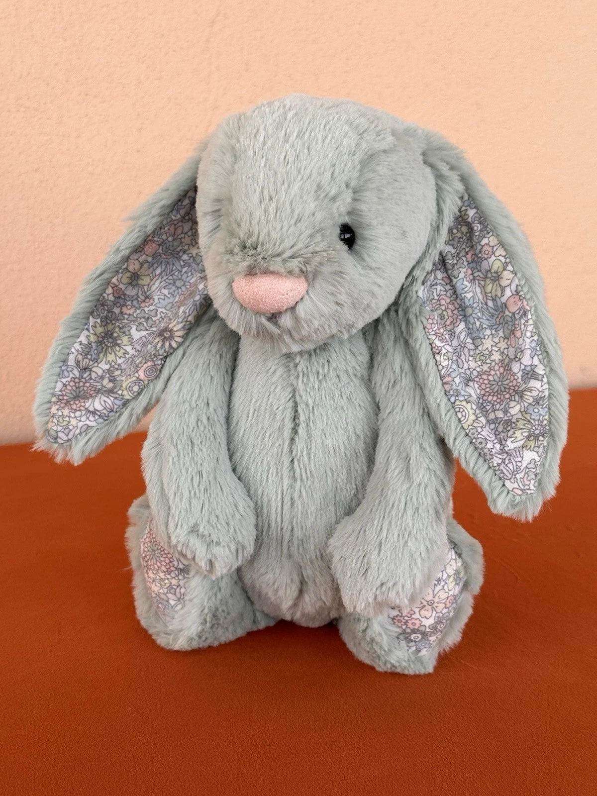 Coniglietto Jellycat Medium Bashful con fiori di salvia nuovo senza etichette verde con fiore coniglio in pensione