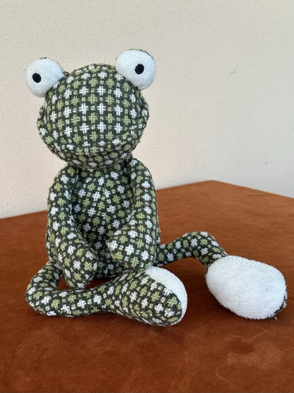 Jellycat Kooky Frog Vintage Green White Crosshatch Pattern Long Legs White Feet